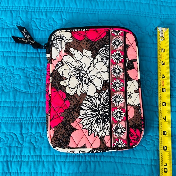 Vera Bradley NWOT Mocha Rouge case - Picture 2 of 5